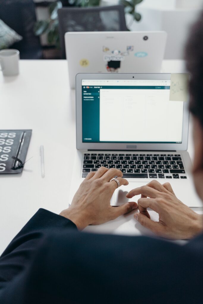 Kontakt z copywriterem e-commerce w sprawie treści do sklepu